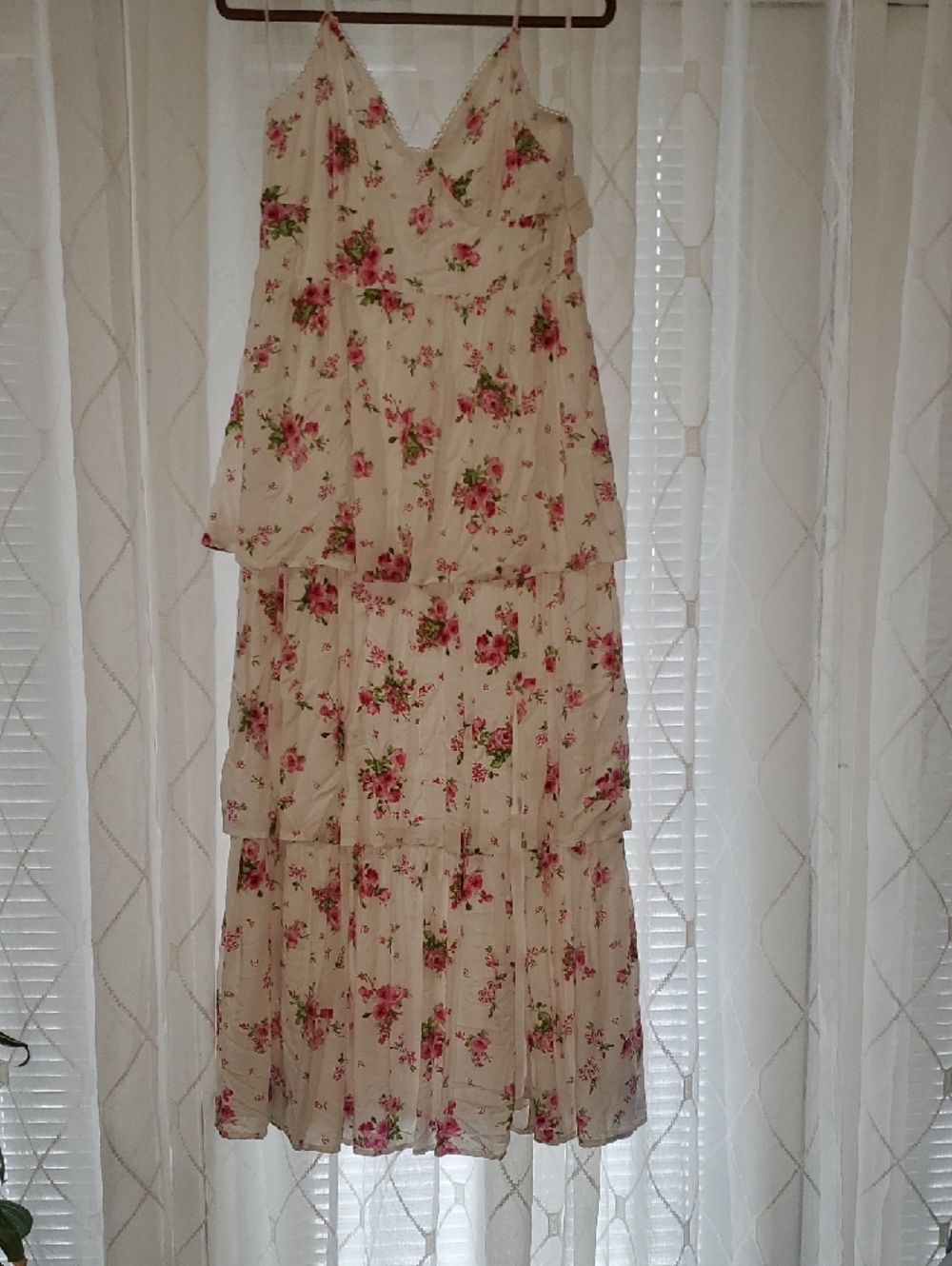 Altar'd State NWT White Tiered Maxi Dress Pink and Green Floral Print XL Summer - Picture 8 of 10